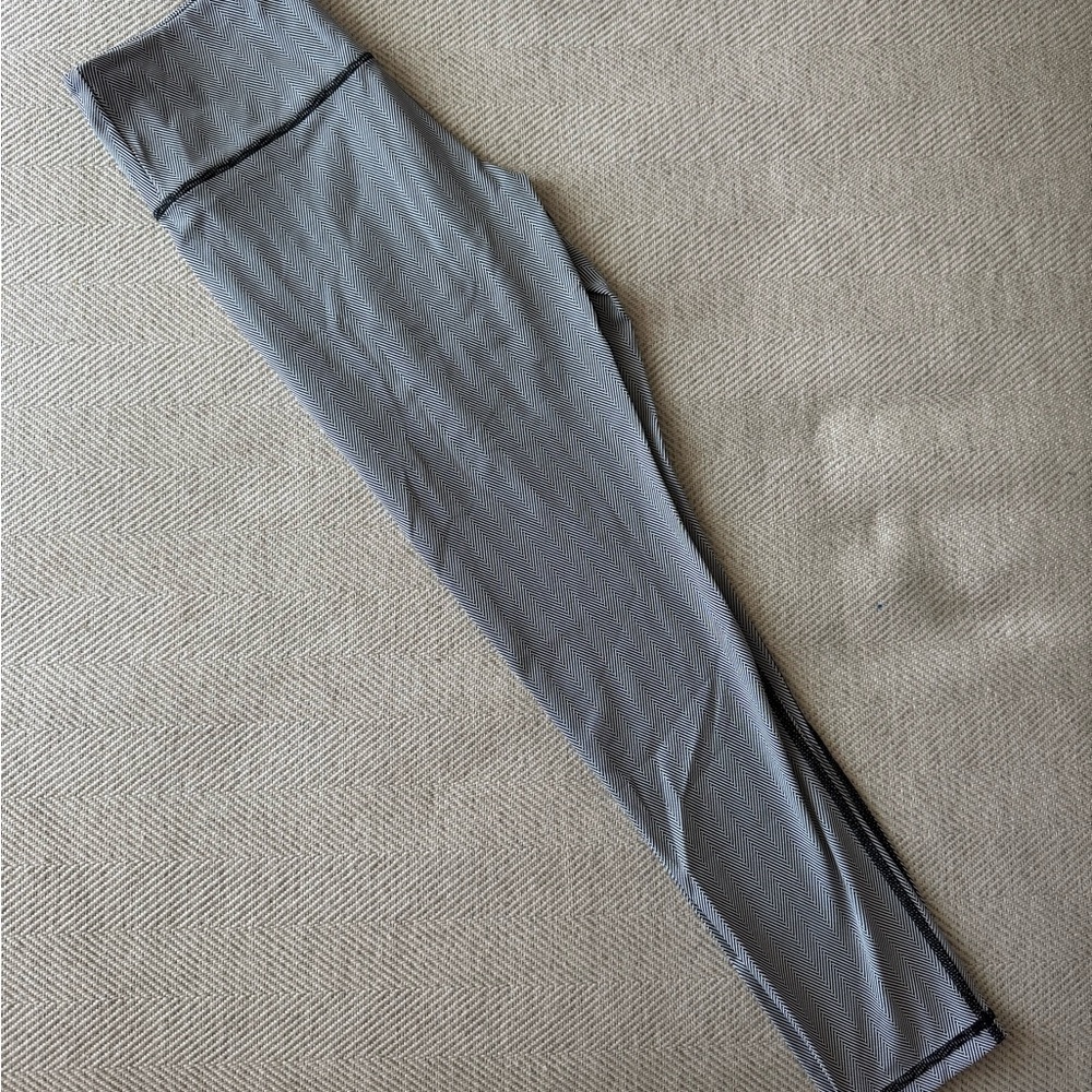 ZYIA Navy and White Patterned Leggings